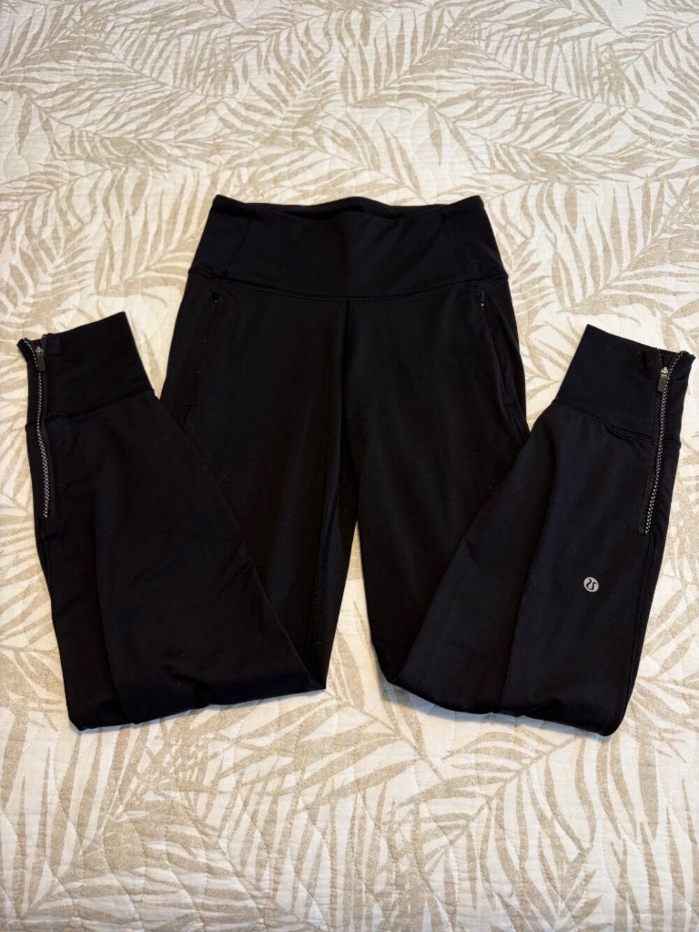 Lululemon Athletica Womens Black Zippered Ankle Cuffed Pants size 2
